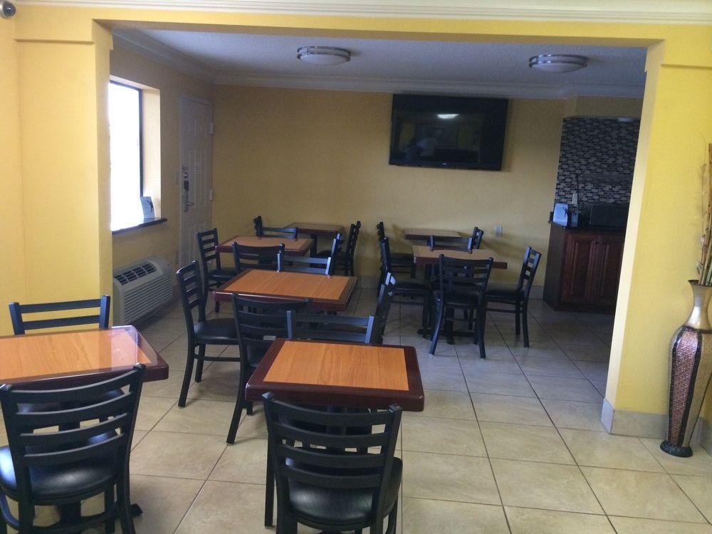 Hotel Super 8 By Wyndham Byron/South Macon Extérieur photo
