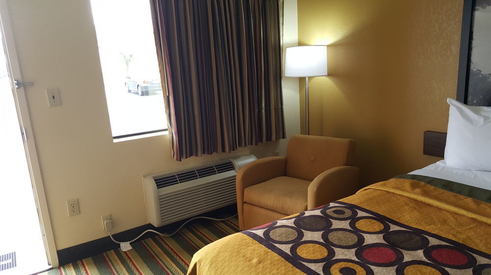 Hotel Super 8 By Wyndham Byron/South Macon Extérieur photo